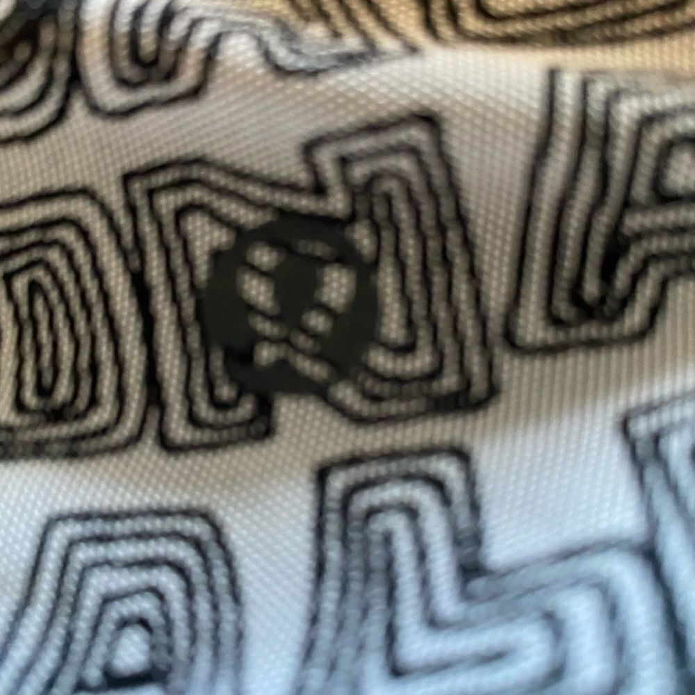 Zippered Reversible Lululemon Jacket - Picture 5 of 5
